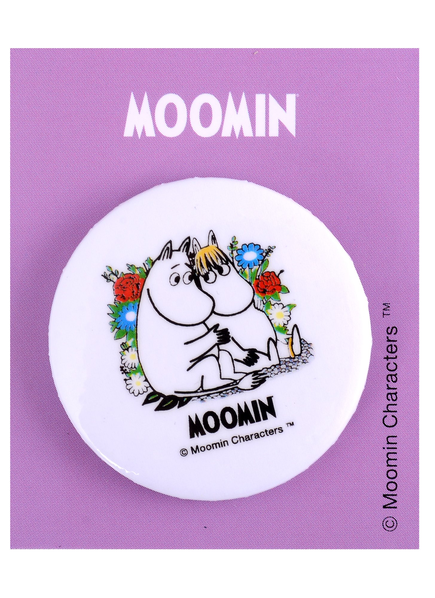 Значок круглый MOOMIN Муми-тролль и Фрекен Снорк сидят в цветах (белый) (металл) (38мм)
Значок круглый MOOMIN Муми-тролль и Фрекен Снорк сидят в цветах (белый) (металл) (38мм)