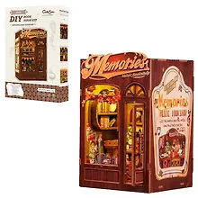 Купить SD04 Конструктор интерьерный – сборный домик CuteBee - Музыкальный и книжный магазин "Воспоминания", 136 деталей (материалы: дерево, картон, пластик, металл), со световыми эффектами (подсветка интерьера), с питанием от 2хААА батареек (не включены), серия — Фото №1