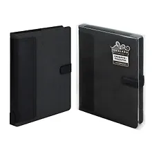 Купить Ежедневник-органайзер недат. А5+ 160л "Саржа" черный, тв.переплёт с поролоном, иск.кожа, магнит.клапан, аппликация, ляссе, ПВХ-коробка — Фото №1