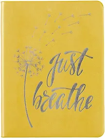 Купить Записная книжка А6 64л лин. "PEARL. Желтый" иск.кожа, эфф.перламутра, тиснен.фольгой, тонир.торцы, ляссе — Фото №1