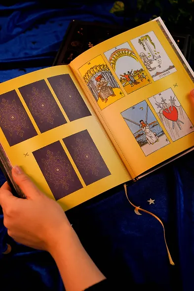 В гостях у таролога. Книга-практикум и блокнот. 78 мини-карт и мешочек в подарок - фото 12