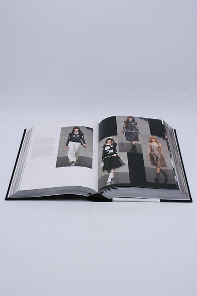 Chanel Catwalk: The Complete Collections - фото 5