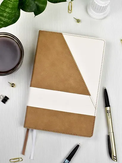 Ежедневник недат. А5 160л "Бакстер" коричневый, белый, кожзам, тв.переплет, карман, офсет, ляссе - фото 10