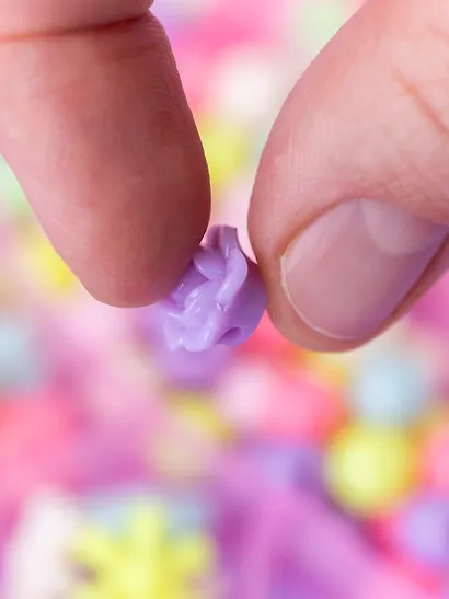 Набор бусинок Бабочка микс цветов в пластиковой коробке (120г) - фото 11