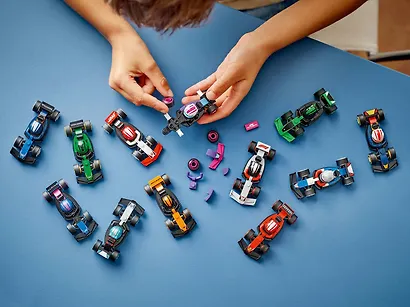 LEGO Merchandise: Коллекционный гоночный автомобиль F1, 29 деталей (71049) - фото 3