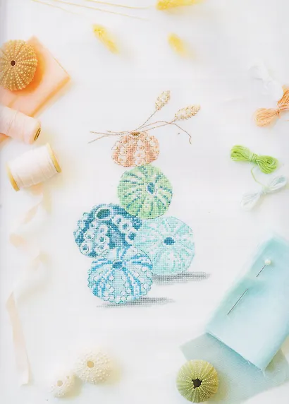 Французская вышивка крестом. Мечты о море Вероник Ажинер. Более 20 крупных схем - фото 4