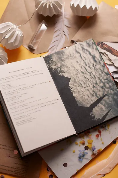 Вайолет, склонившаяся над травою - фото 8