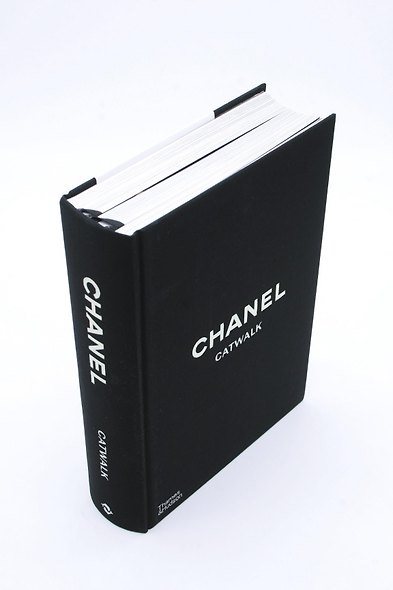 Chanel Catwalk: The Complete Collections - фото 6