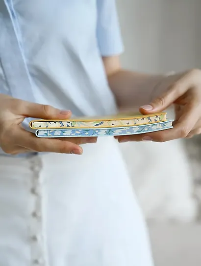 Еженедельник дат. 2026г. А6 64л 160x105 мм "Garden" желтый, иск.кожа, мягк.переплет, горизонт.карманный, тисн.фольгой, цвет.обрез - фото 4