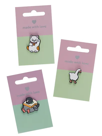 Набор металлических значков (3шт.) (Значок Голубь с хлебом Значок Гусь Значок Котик Манэки-нэко) (металл) - фото 1