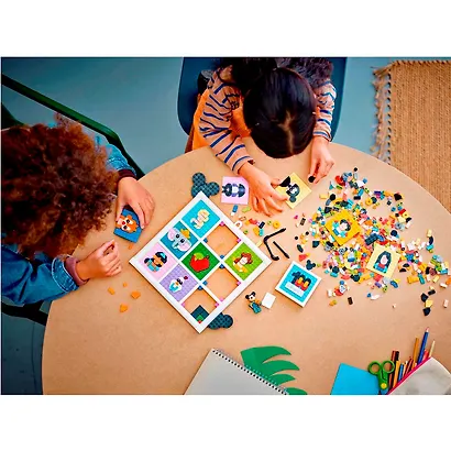 LEGO Disney: 100 лет анимации Диснея, 1022 детали (43221) - фото 11