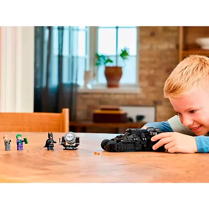 LEGO Batman: Тумблер Бэтмена против Двуликого и Джокера, 429 деталей (76303) - фото 9