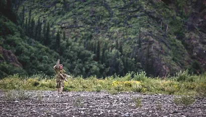 Юкон, мой ненавистный друг. Путешествие Тилля Линдеманна и его друга Джоу Келли по Аляске (с автографом) - фото 7