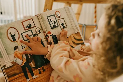 Детская развивающая книга По взмаху палочки с классической музыкой, дирижёр, о профессии дирижёра, оркестре, музыкальных инструментах, театре, филармонии, консерватории - фото 11