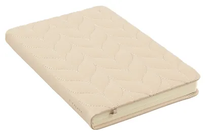 Ежедневник недат. А5 164л "Лайка" бежевый,кожзам, тв.переплет, обл.поролон,стеганная строчка, офсет, ляссе, подар.карт.коробка - фото 2