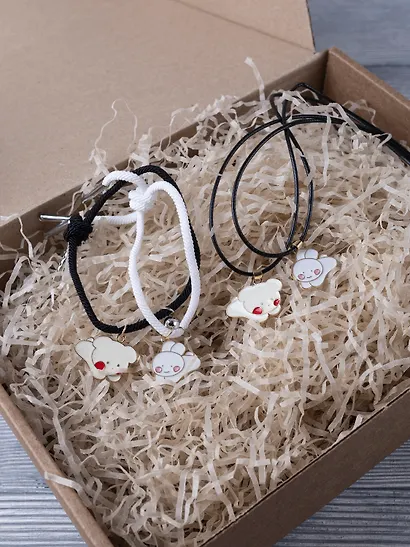 Набор парных браслетов и кулонов Kawaii (Набор парных браслетов с подвеской Kawaii Мишка и Кролик+Набор парных кулонов Kawaii Мишка и Кролик) (текстиль, металл) - фото 9