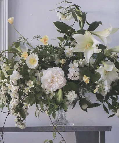 Букеты одним цветом. 40 дизайнерских идей на все времена года - фото 5