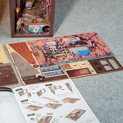 BN02 Конструктор интерьерный – сборный домик CuteBee - Долгое Прощание, 238 деталей (материалы: дерево, картон, пластик, металл), со световыми эффектами (подсветка интерьера), с питанием от 2хААА батареек (не включены), серия DIY, возраст 14+ - фото 6