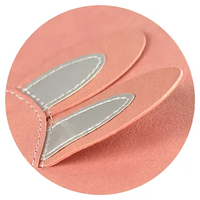 Дневник шк. "Заячьи ушки" кожзам, мягк.переплёт, съёмная обложка, аппликация, тиснение фольгой, одно ляссе, загругл.углы, пантон, универс.шпаргалка - фото 9