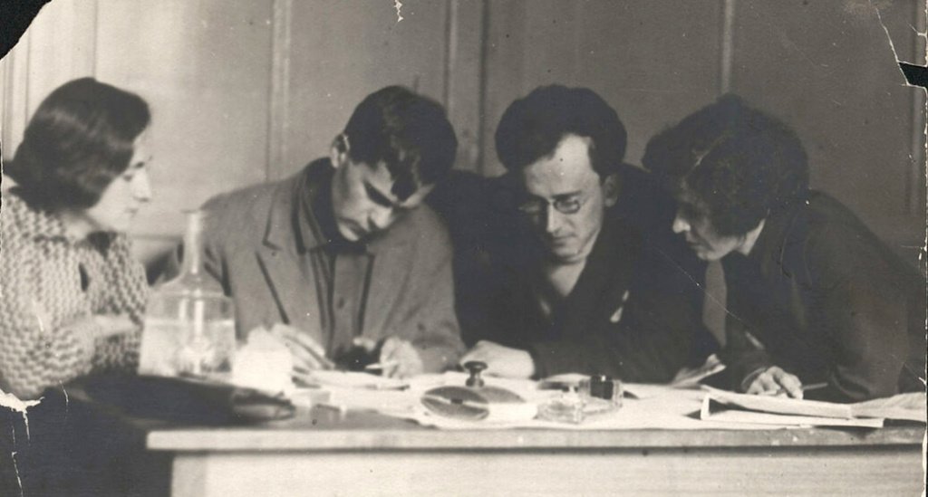 биография шаламов интересные факты. 661342152601aded3f1fbedbdf7dba49. биография шаламов интересные факты фото. биография шаламов интересные факты-661342152601aded3f1fbedbdf7dba49. картинка биография шаламов интересные факты. картинка 661342152601aded3f1fbedbdf7dba49. До 1904 года в одной из епархий Русской православной церкви, на острове Кадьяк, который относится к Аляске, служил священник отец Тихон (Шаламов). В любую погоду, на собаках или в маленькой лодке, он объезжал своих прихожан, распространяя среди алеутов православную веру. биография шаламов интересные факты. 661342152601aded3f1fbedbdf7dba49. биография шаламов интересные факты фото. биография шаламов интересные факты-661342152601aded3f1fbedbdf7dba49. картинка биография шаламов интересные факты. картинка 661342152601aded3f1fbedbdf7dba49. До 1904 года в одной из епархий Русской православной церкви, на острове Кадьяк, который относится к Аляске, служил священник отец Тихон (Шаламов). В любую погоду, на собаках или в маленькой лодке, он объезжал своих прихожан, распространяя среди алеутов православную веру.