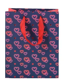 Купить Пакет А5 23*18*10 "Сердечки" жен., тиснение фольгой, бум.мат.ламинат — Фото №1