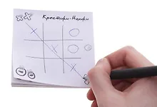 Купить Блокнот стикер с игрой Крестики-нолики 8*8 см (594287) (Сима-ленд) — Фото №1