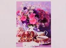 Купить Алмазная мозаика ТМ Рыжий кот 30*40 (класс) полное заполнение c подрамником Сиреневые цветы на столе FC060 — Фото №1