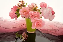 Купить Алмазная мозаика ТМ Рыжий кот (блест.) 22х32см, с полн.заполн.(23цв.) Розовый букет в зеленой вазе AS22070) — Фото №1