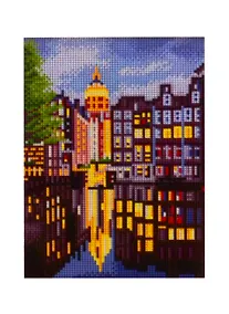 Купить Алмазная мозаика ТМ Рыжий Кот 22х32см с подрамником с полным заполнением (класс.) (22 цв.) ВЕЧЕРНИЙ ГОРОД У ВОДЫ (Арт. AC22086) — Фото №1