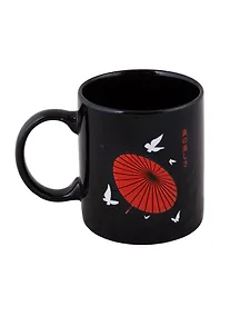 Купить Кружка Аниме Японский зонтик и бабочки (черная) (керамика, деколь) (330мл) (коробка) — Фото №1