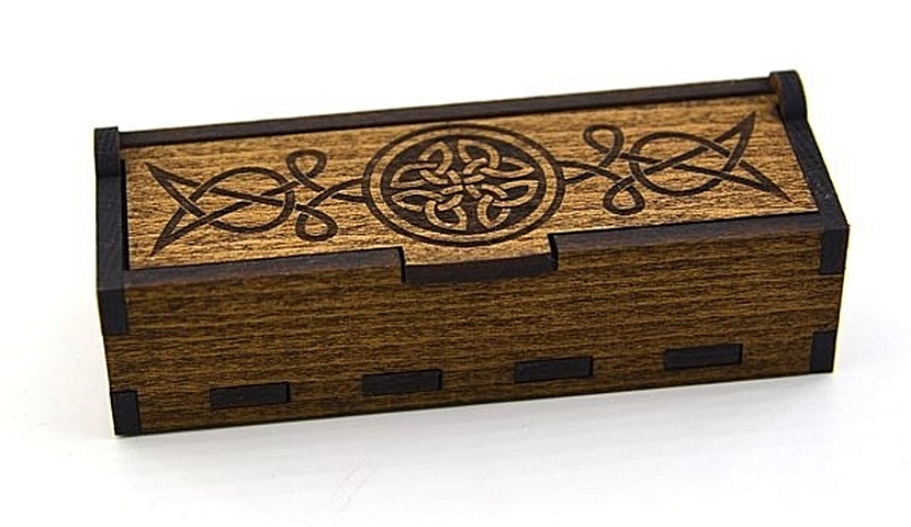 Огам. Руны ирландские в деревянной шкатулке подарочный набор стопок в черной деревянной шкатулке