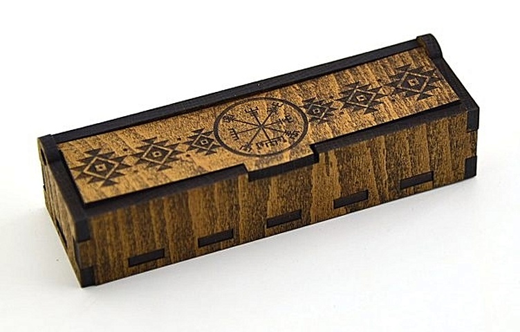 Руны исландские в деревянной шкатулке подарочный набор стопок в черной деревянной шкатулке