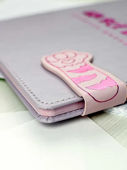 Дневник шк. "Ща всё будет" кожзам, тв.переплёт, тиснение фольгой, магнит.клапан, пантон, одно ляссе, загругл.углы, универс.шпаргалка - фото 6