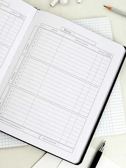 Дневник шк. "Меня не остановить" кожзам, тв.переплёт, аппликация, шелкография в две краски, блинт.тиснение, пантон, одно ляссе, загругл.углы, универс.шпаргалка - фото 4