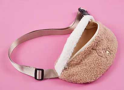 Сумочка-бананка Kawaii Мишка (кофейная) (иск.мех-барашек) (22х15) (12-38092-202405-B14) - фото 5
