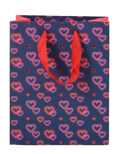 Пакет А5 23*18*10 "Сердечки" жен., тиснение фольгой, бум.мат.ламинат - фото 1