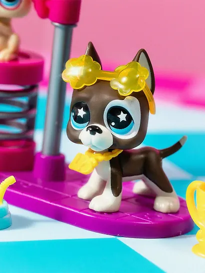 Набор Дискотека три фигурки мини-животных с аксессуарами коллекция Littlest Pet Shop (4+) (коробка) - фото 3