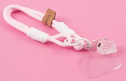 Шнурок-подвеска для телефона «Свинка» - фото 2