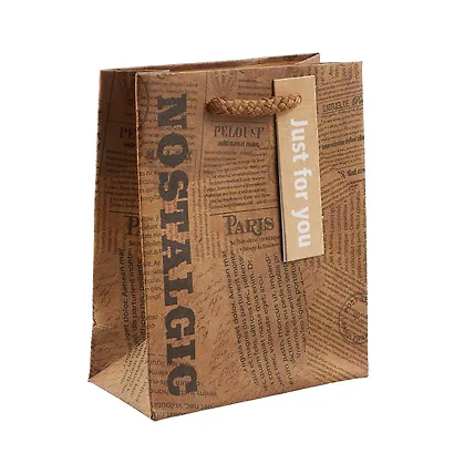 Пакет А6 14*11,5*6 "Newspaper" нейтр., бум.мат.ламинат - фото 1