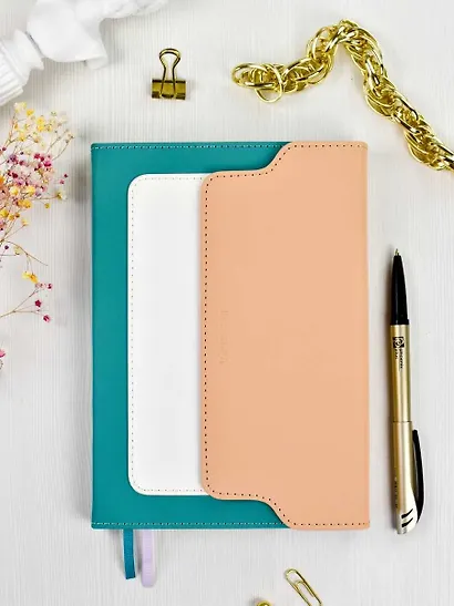 Ежедневник недат. А5 160л "Лейкер" зеленый, белый, бежевый, кожзам, тв.переплет, тиснение фольгой, карман, магн.клапан, офсет, ляссе - фото 12