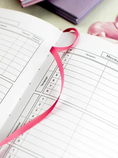 Дневник шк. "Девочка с котом" тв.переплёт, глянц.ламинация, пантон, ляссе, универс.шпаргалка - фото 9