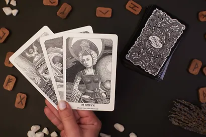 Иггдрасиль. Скандинавский оракул (81 карта и руководство для гадания в подарочном футляре) - фото 9