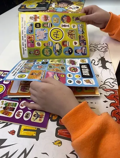 Влад А4. Альбом 100 наклеек (зеленый) - фото 7