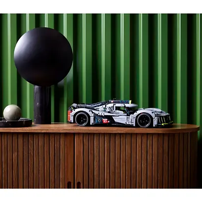 LEGO Technic: Гибридный гиперкар PEUGEOT 9X8 24H Le Mans, 1775 деталей (42156) - фото 2
