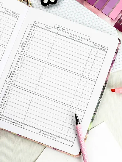 Дневник шк. "Брюнетка с собачкой" кожзам, тв.переплёт, поролон, полноцв.печать, одно ляссе, загругл.углы, брелок, универс.шпаргалка - фото 5