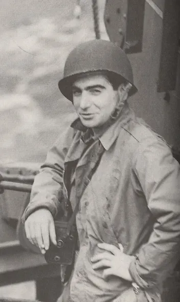 Скрытая перспектива. Иллюстрированные воспоминания легендарного фотографа о Второй мировой войне - фото 5