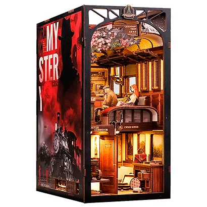 BN01 Конструктор интерьерный  – сборный домик CuteBee - Загадочное Расследование в Поезде, 338 деталей (материалы: дерево, картон, пластик, металл), со световыми эффектами (подсветка интерьера), с питанием от 2хААА батареек (не включены), серия DIY, возра - фото 2