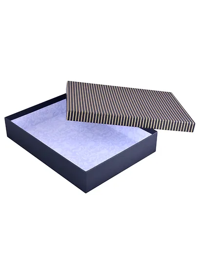 Коробка подарочная "Золотые полосы" 23*30*6см, картон - фото 2