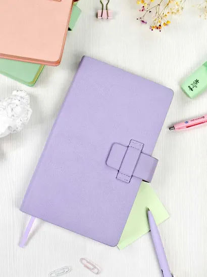 Ежедневник недатированный А6+ 160 листов "Краст" сиреневый, кожзам, твердый переплет, офсет, ляссе, застежка - фото 8