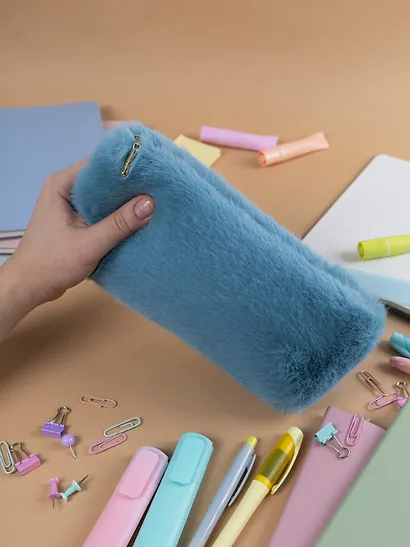 Пенал-косметичка из искусственного меха на молнии, с подкладкой, треугольной формы, голубой, Yoi - фото 10